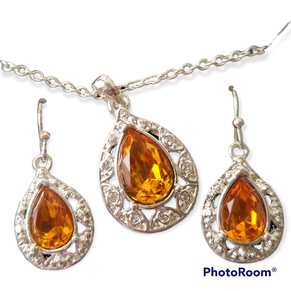 Topaz Classic Birthstone Waterdrop Costume Jewelry Set NWOT